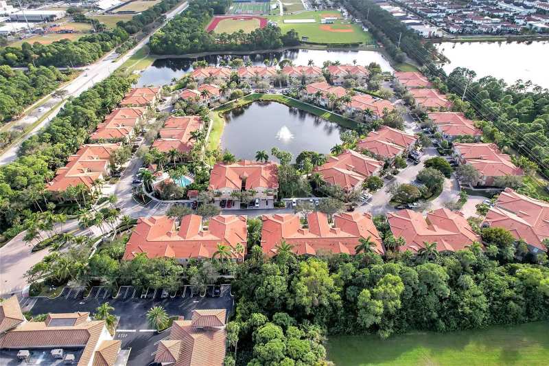 4941 E Bonsai Circle E # 209, Palm Beach Gardens FL 33418