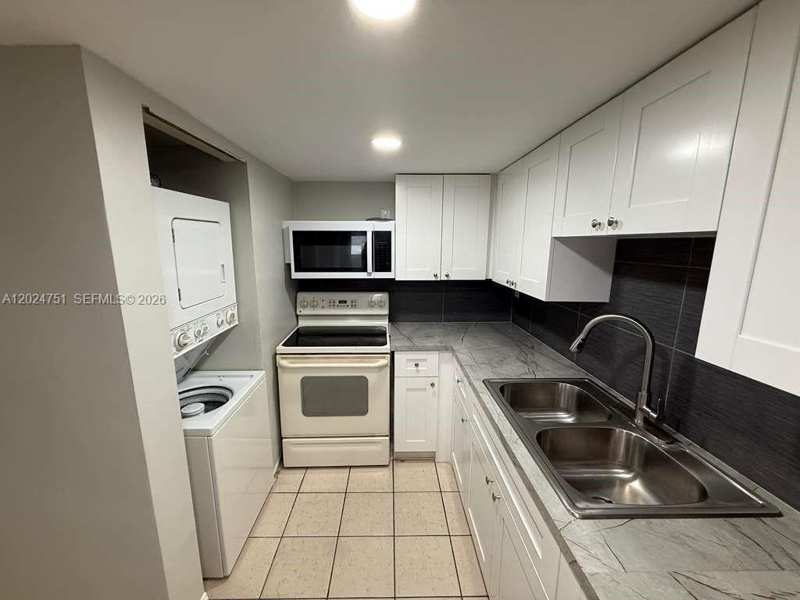 10000 NW 80th Ct # 2345, Hialeah Gardens FL 33016