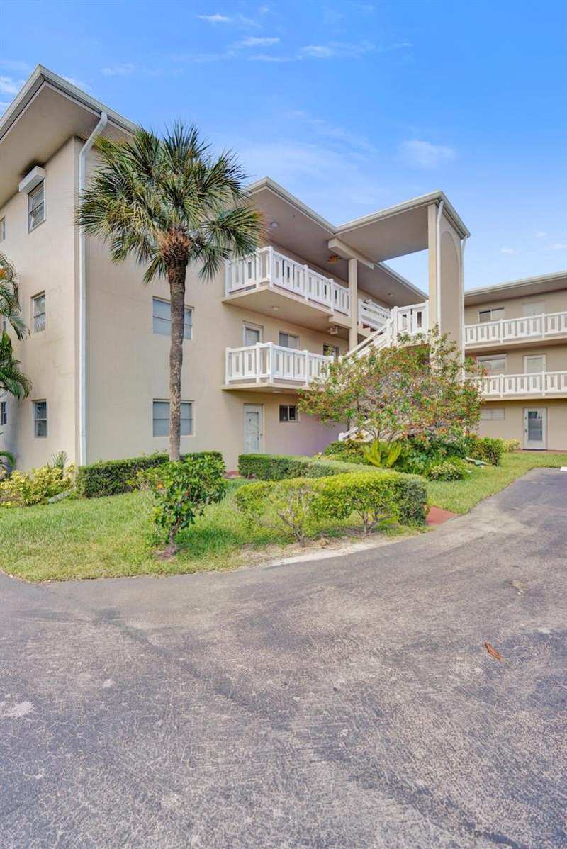 2640 S Garden Dr Drive S # 301, Lake Worth FL 33461