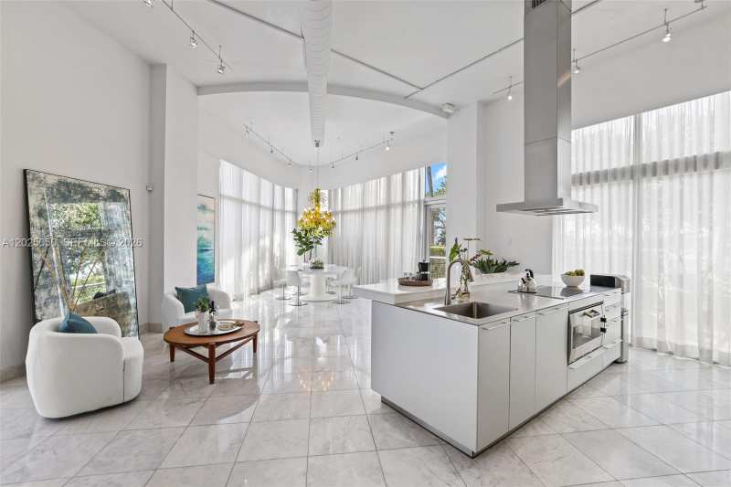 2001 Meridian Ave # 101, Miami Beach FL 33139