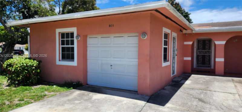 901 NE 160th Ter, North Miami Beach FL 33162