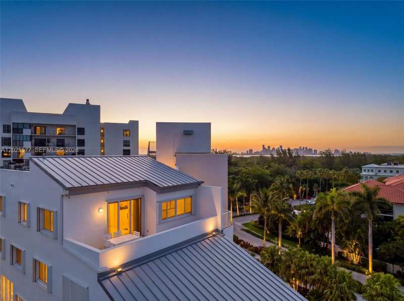 50 Ocean Lane Dr, Key Biscayne FL 33149