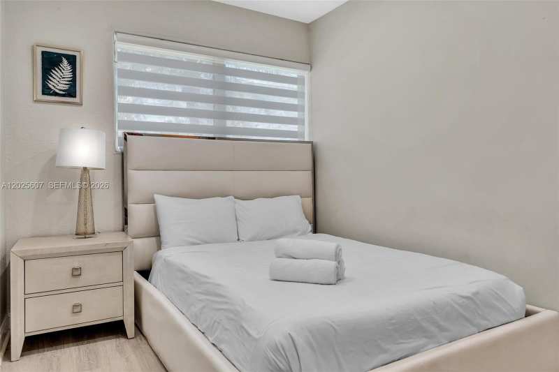 10004 E Bay Harbor Dr # 5, Bay Harbor Islands FL 33154