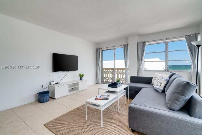 3100 Collins Ave # 1101, Miami Beach FL 33140