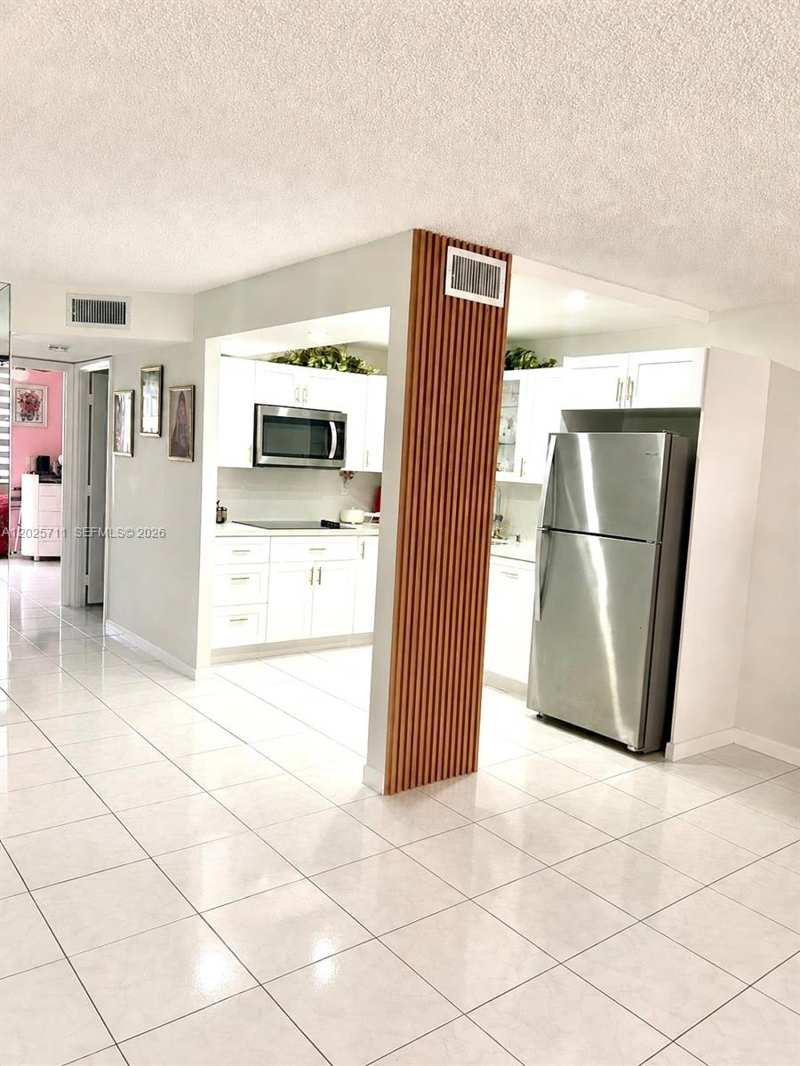 9081 Sunrise Lakes Blvd # 113, Sunrise FL 33322