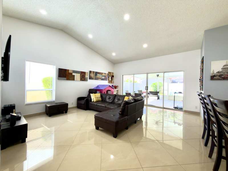 10189 Balsa Way, Palm Beach Gardens FL 33410