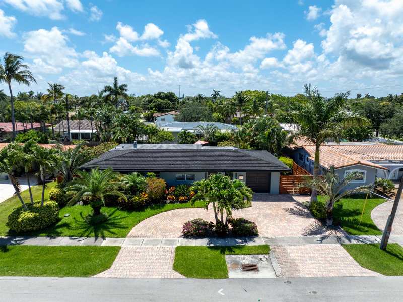 5041 NE 24th Avenue, Lighthouse Point FL 33064
