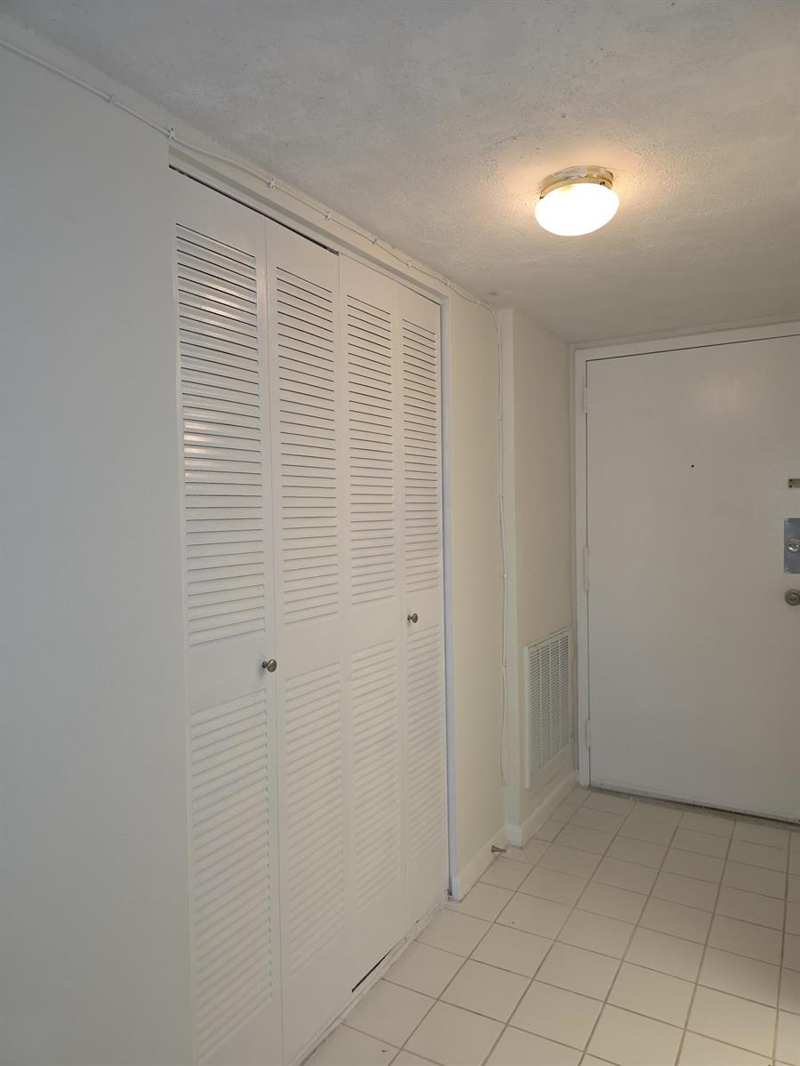 470 Executive Center Drive # 2k, West Palm Beach FL 33401