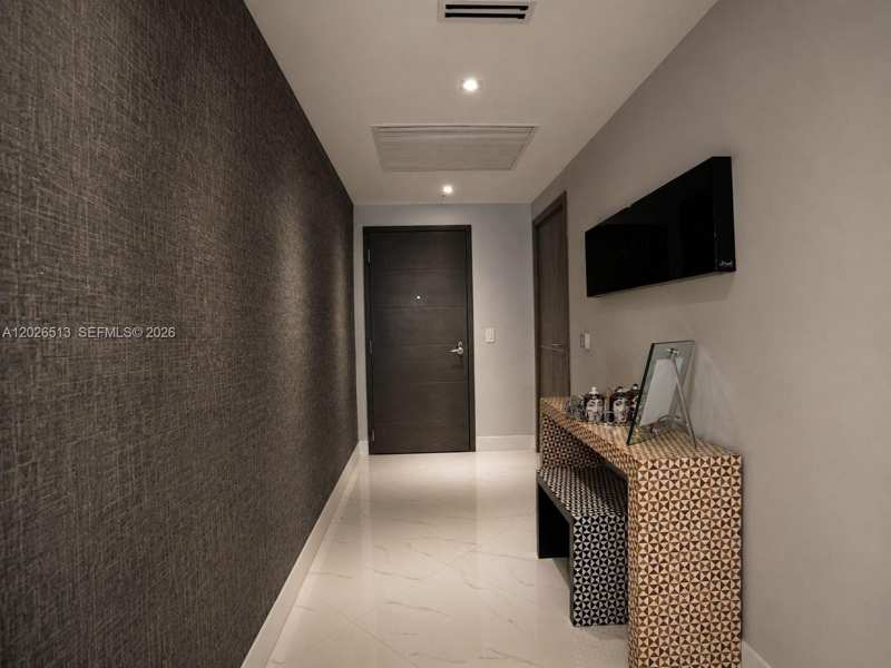 17111 Biscayne Blvd # 1109, North Miami Beach FL 33160