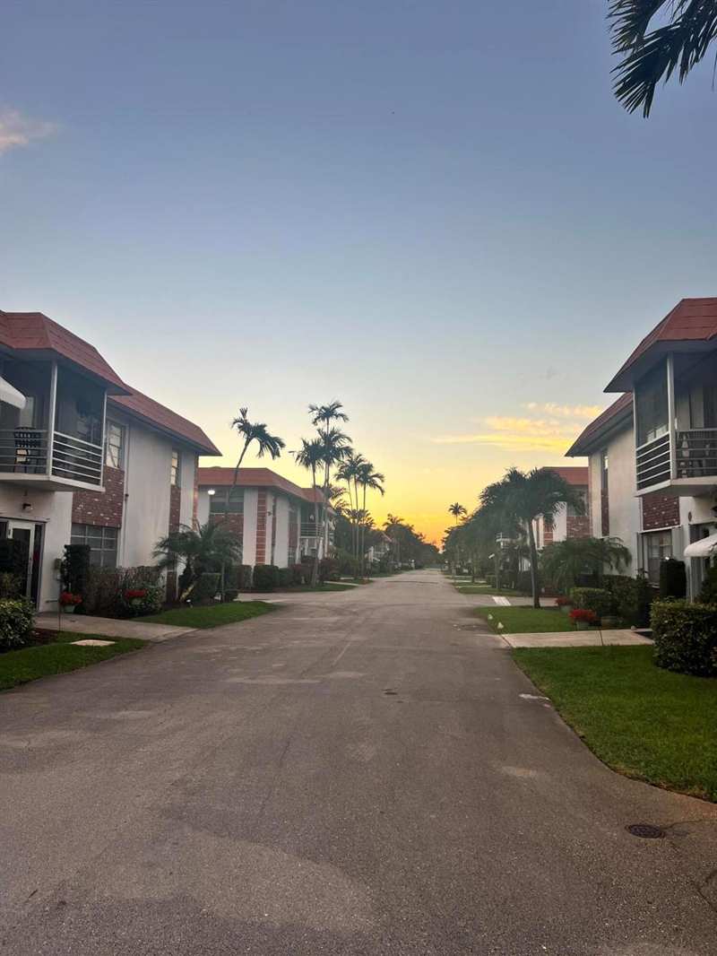 3550 NW 8th Avenue # 404, Pompano Beach FL 33064