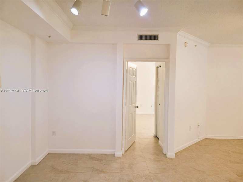1919 Van Buren St # 111A, Hollywood FL 33020