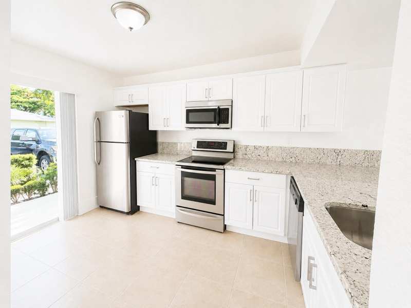 887 Crystal Lake Drive, Pompano Beach FL 33064
