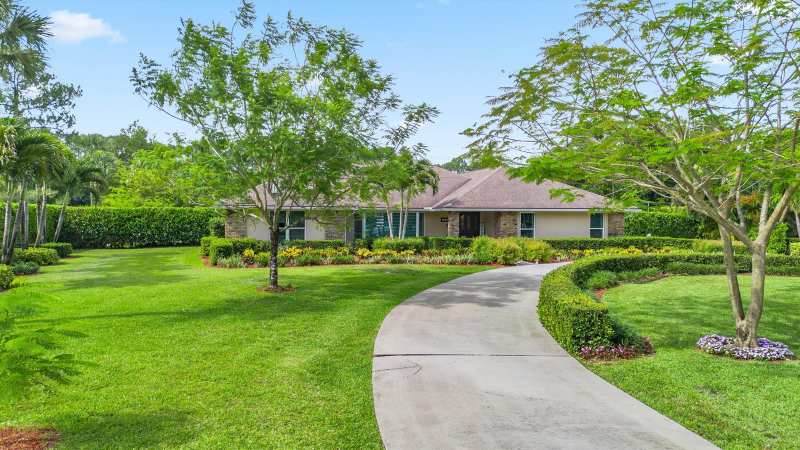 13175 Doubletree Circle, Wellington FL 33414