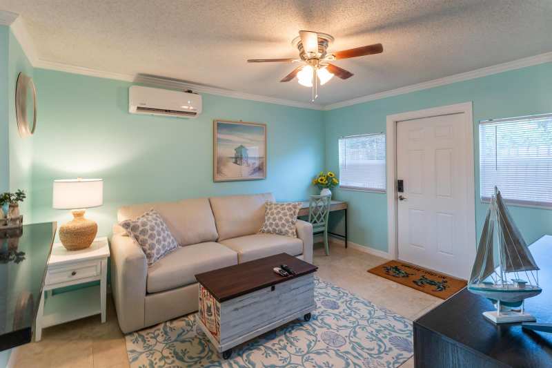 1724 37th Street, West Palm Beach FL 33407