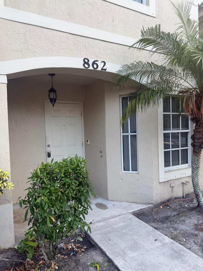 862 Summit Lake Drive, West Palm Beach FL 33406