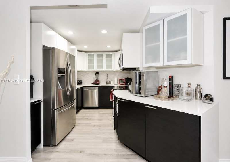 2500 Parkview Dr # 1815, Hallandale Beach FL 33009