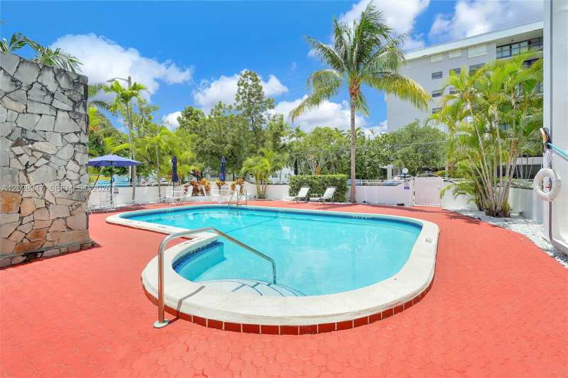 1075 93rd St # 207, Bay Harbor Islands FL 33154
