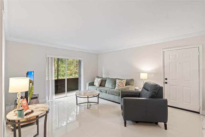 567 Trace Circle # 104, Deerfield Beach FL 33441