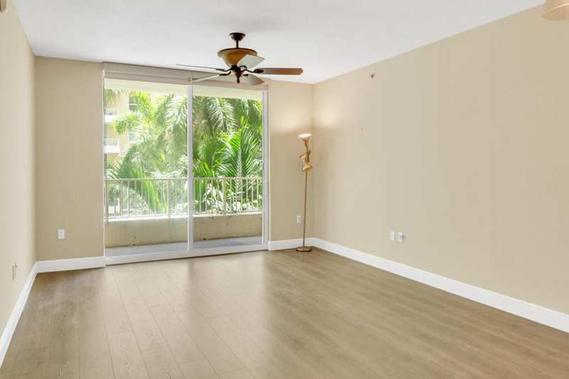 700 E Boynton Beach Boulevard # 407, Boynton Beach FL 33435