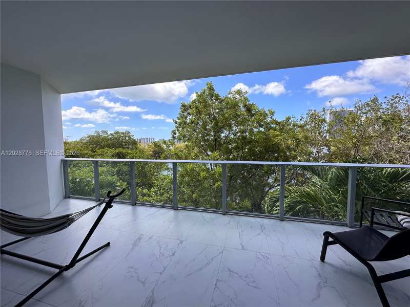 17111 Biscayne Blvd # 208, North Miami Beach FL 33160