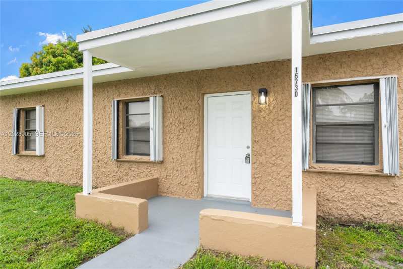 15730 NW 159th St Rd, Miami Gardens FL 33054