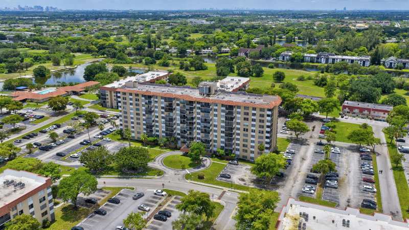 4174 Inverrary Drive # 513, Lauderhill FL 33319