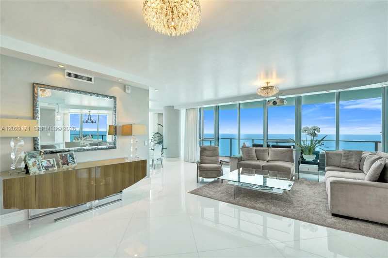 3101 S Ocean Dr # 2208, Hollywood FL 33019