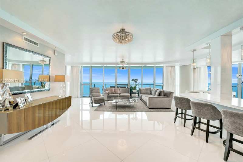 3101 S Ocean Dr # 2208, Hollywood FL 33019