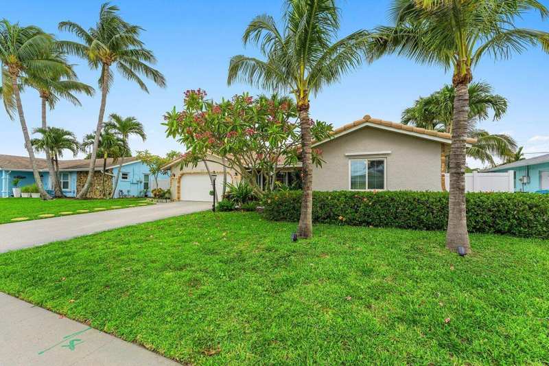 2527 SW 12th Street, Boynton Beach FL 33426