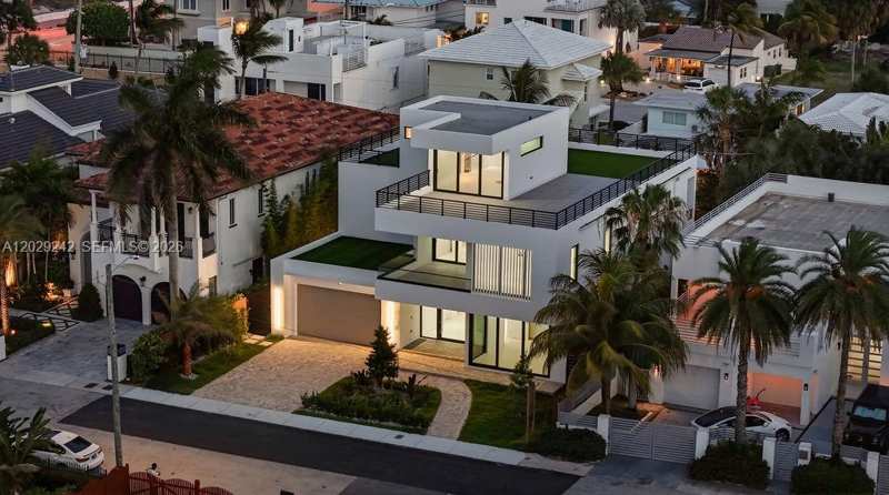 3318 NE 16th Pl, Fort Lauderdale FL 33305