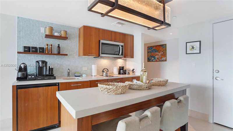 6801 Collins Ave # 315, Miami Beach FL 33141