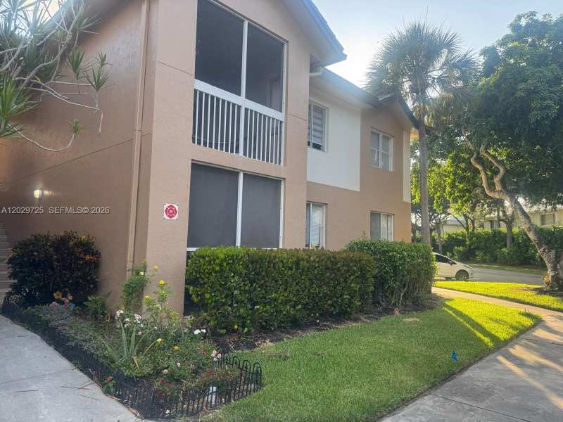 9811 Westview Dr # 913, Coral Springs FL 33076