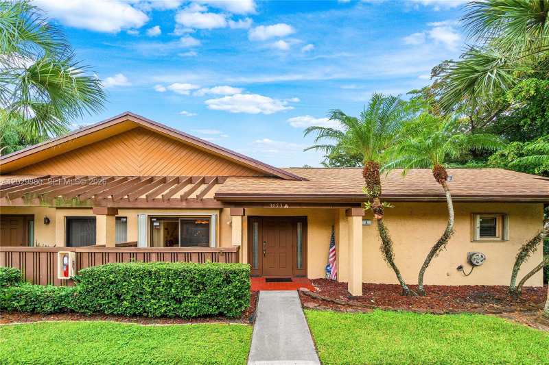 3953 Cocoplum Cir, Coconut Creek FL 33063