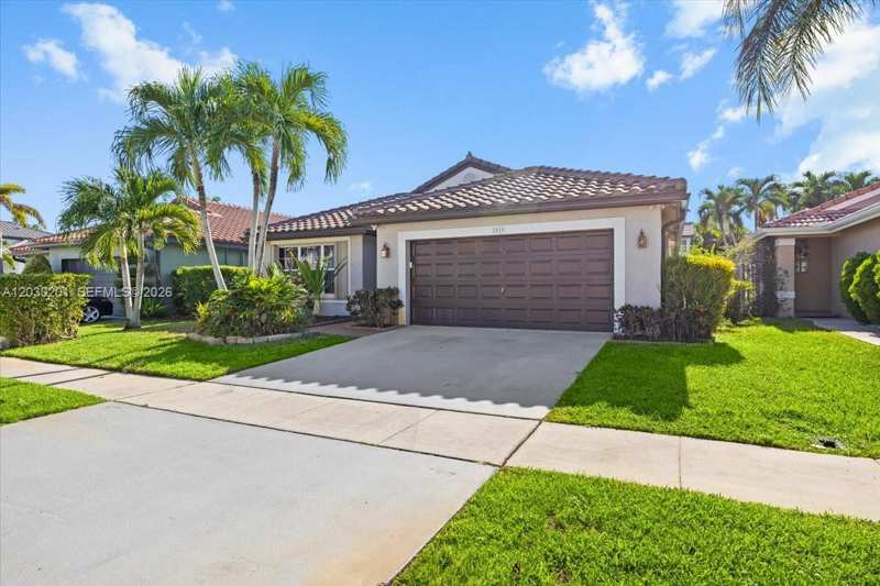 2010 NW 182nd Ter, Pembroke Pines FL 33029