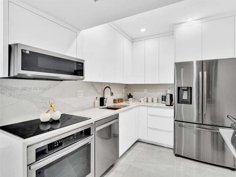 3731 N Country Club Dr # 24, Aventura FL 33180
