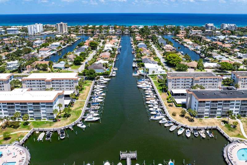 911 Gardenia Drive # 154, Delray Beach FL 33483
