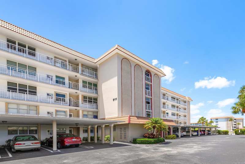 911 Gardenia Drive # 154, Delray Beach FL 33483