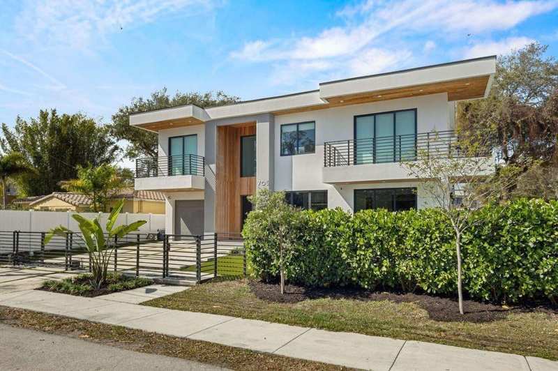705 SW 8th Terrace, Fort Lauderdale FL 33315