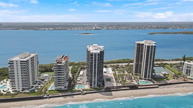 5380 N Ocean Drive # 22j, Singer Island FL 33404