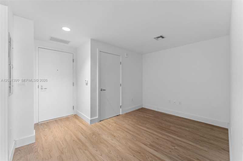 16385 Biscayne Blvd # 3120, North Miami Beach FL 33160