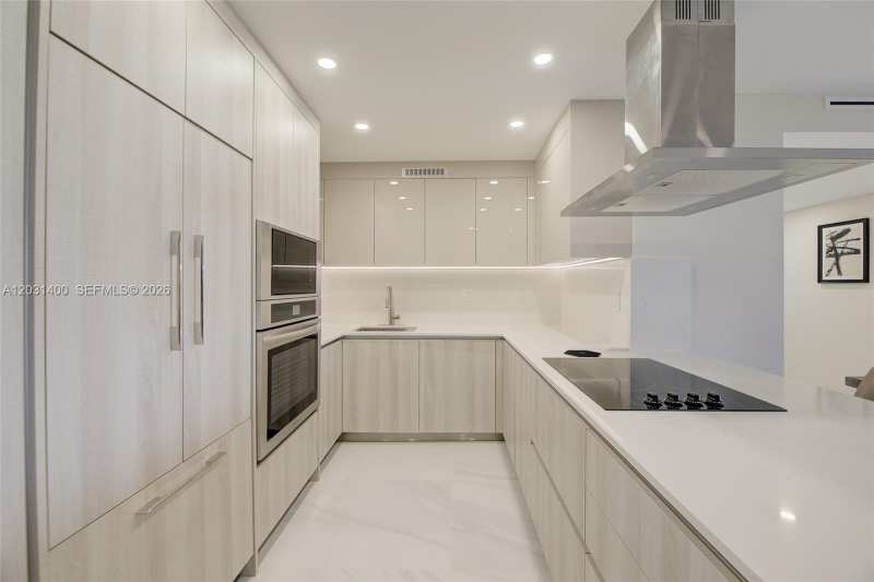 600 Three Islands Blvd # 403, Hallandale Beach FL 33009