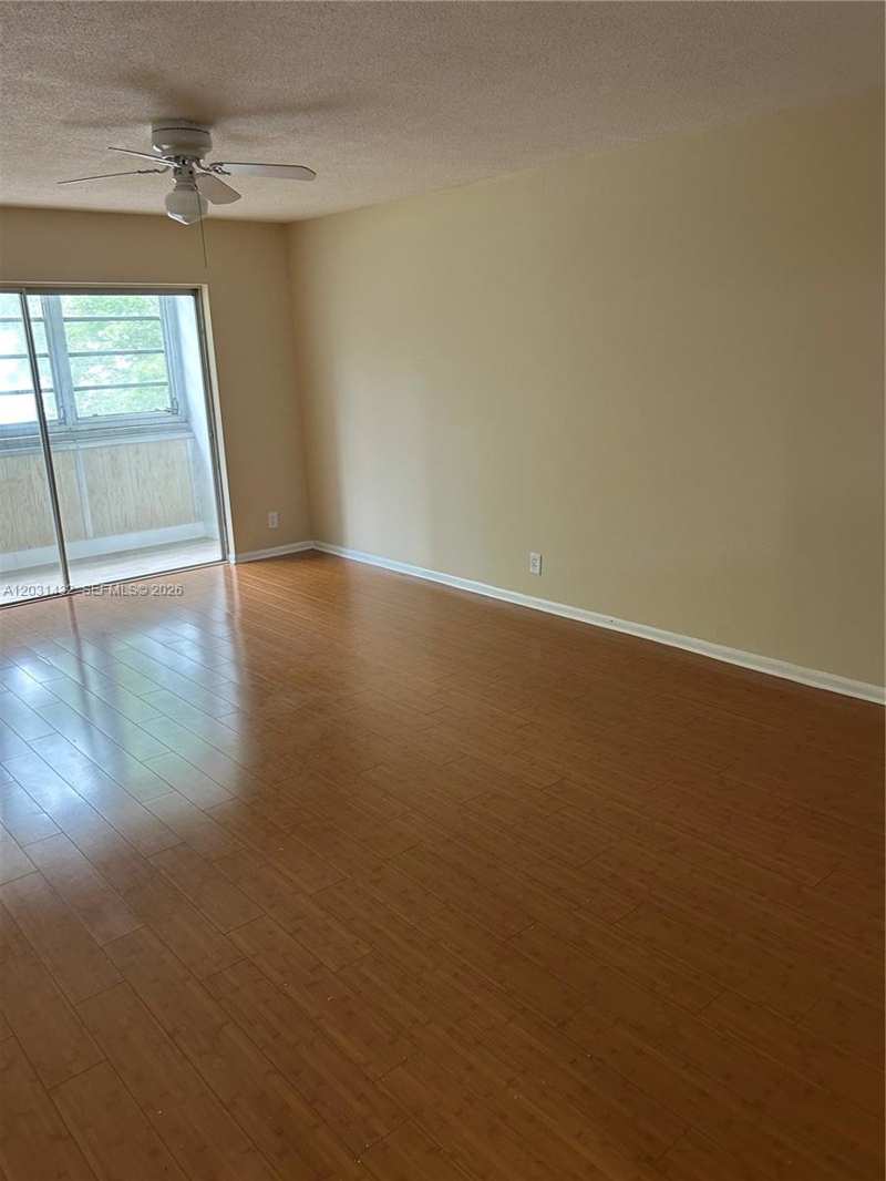 218 NE 12th Ave # 203, Hallandale Beach FL 33009