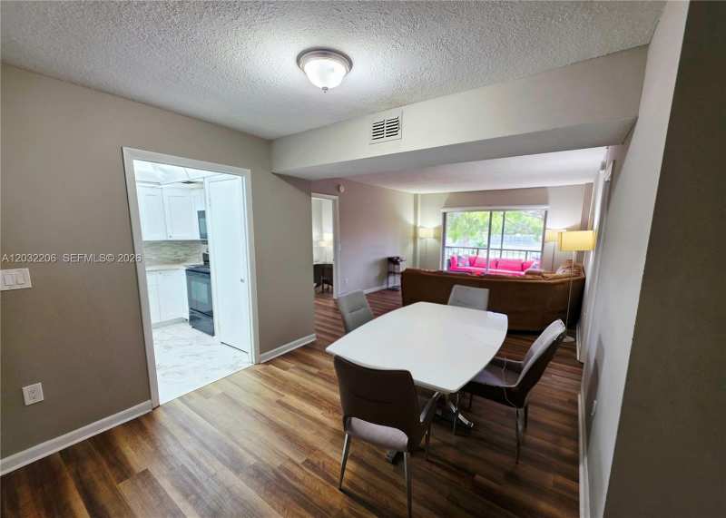 4164 Inverrary Dr # 204, Lauderhill FL 33319