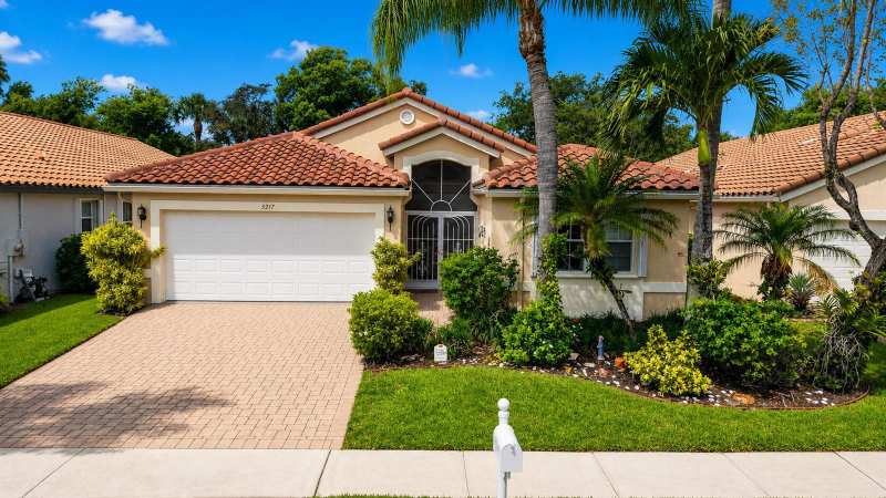 5217 Glenville Drive, Boynton Beach FL 33437