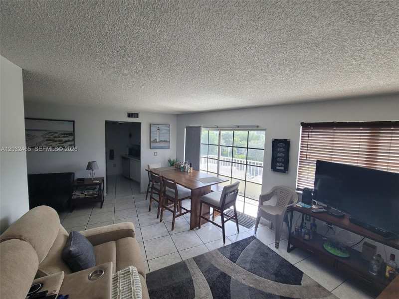 2600 Collins Ave # 201, Miami Beach FL 33140