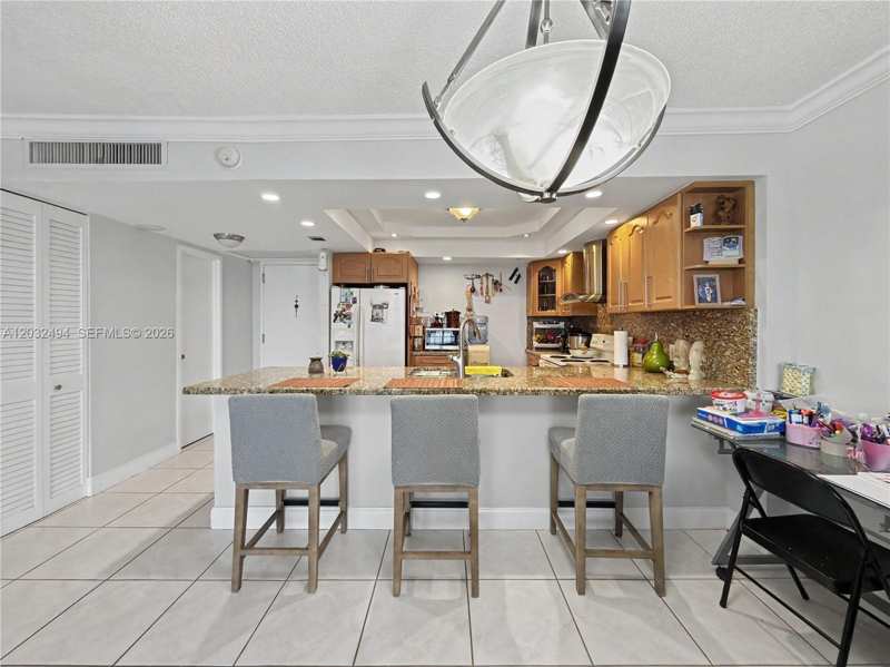 5701 Collins Ave # 1711, Miami Beach FL 33140