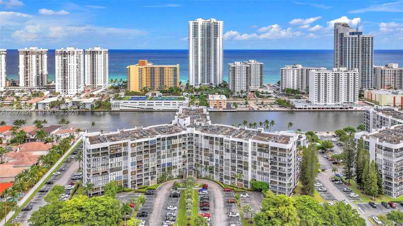 1000 Parkview Dr # 229, Hallandale Beach FL 33009