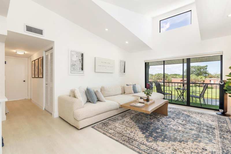 1008 Green Pine Boulevard # H3, West Palm Beach FL 33409