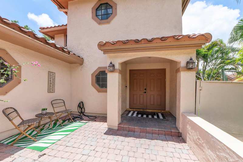 523 NW 38th Terrace, Deerfield Beach FL 33442