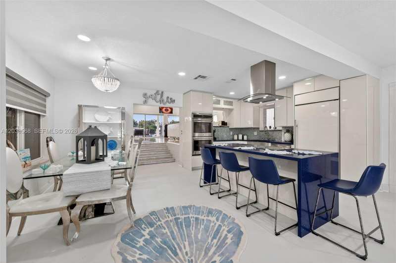 317 S Riverside Dr, Pompano Beach FL 33062